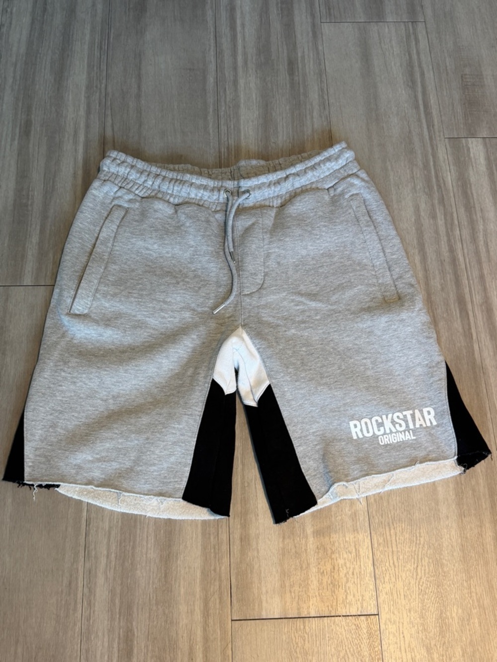 RockstarOriginal 
Men's Gray & Black Athletic Shorts XL